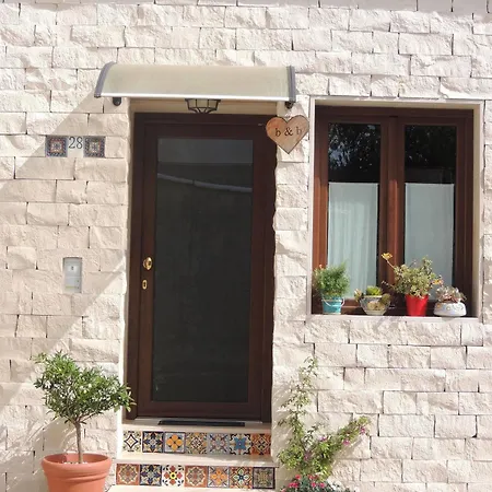 Apartament Monolocali L'abbraccio *